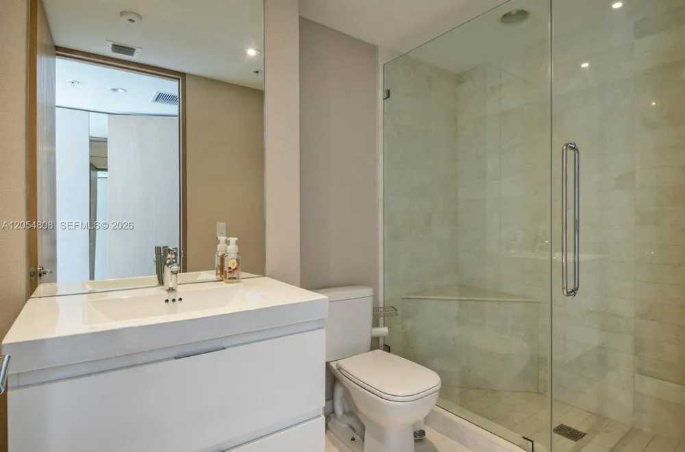 17301 Biscayne Blvd #1609 North Miami Beach, FL 33160