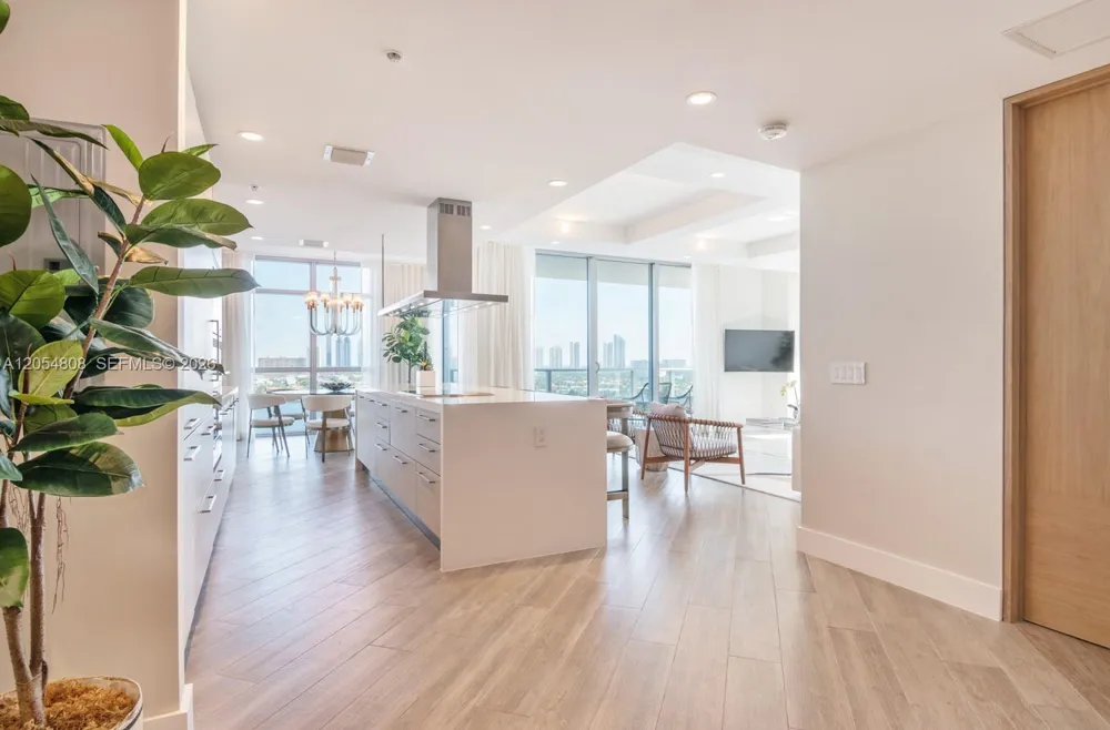 17301 Biscayne Blvd #1609 North Miami Beach, FL 33160