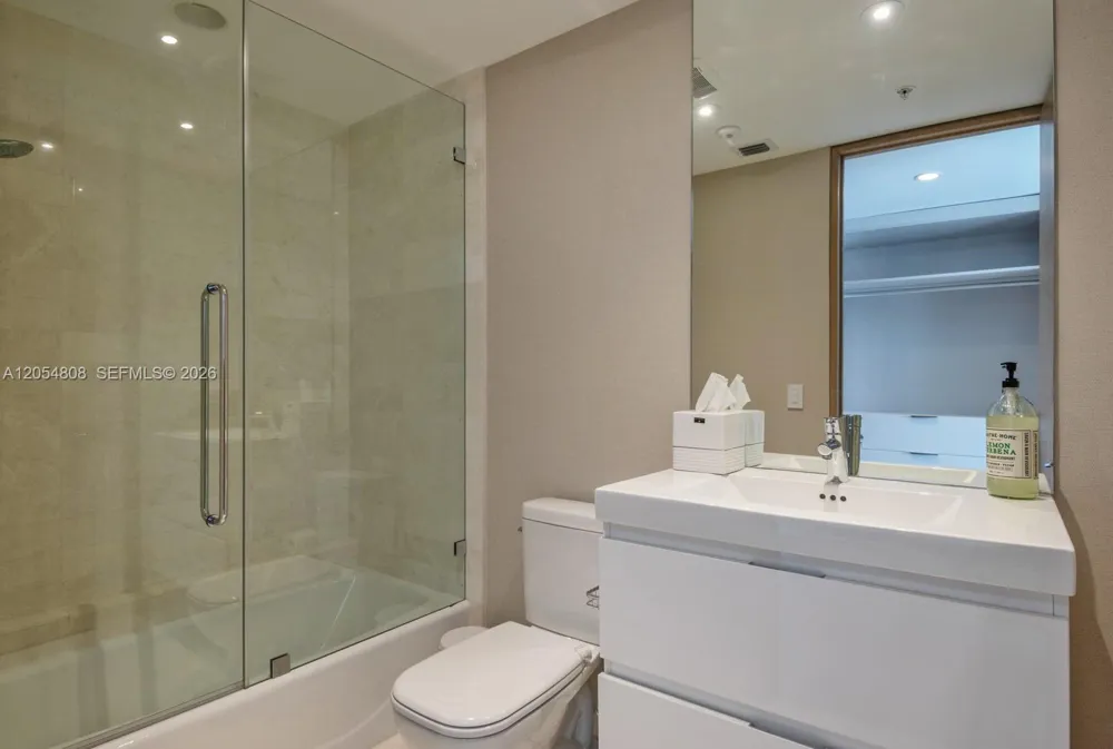 17301 Biscayne Blvd #1609 North Miami Beach, FL 33160