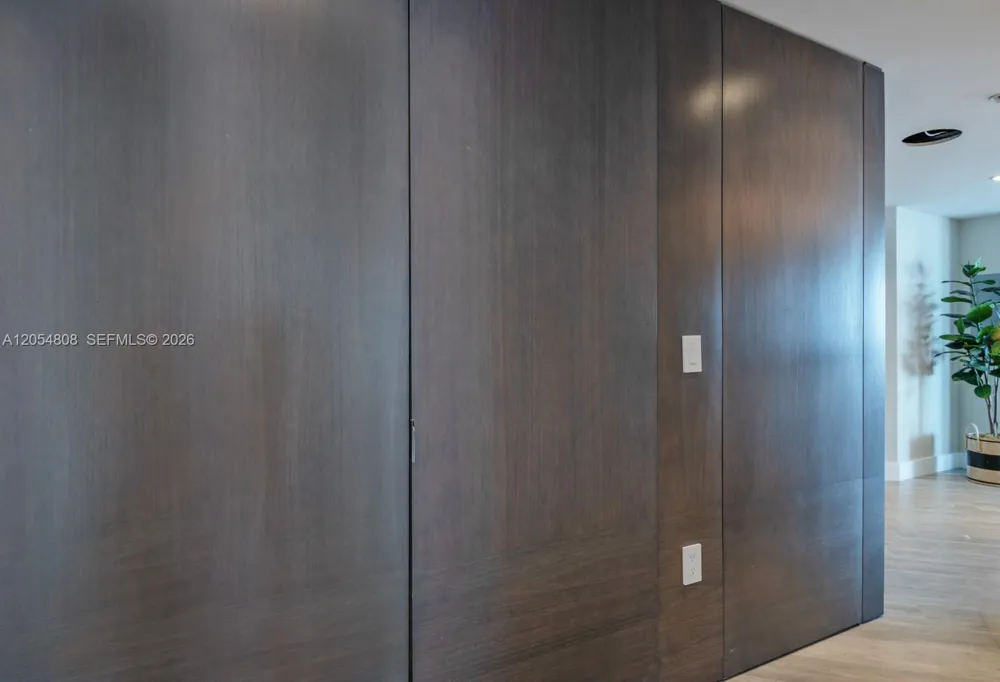 17301 Biscayne Blvd #1609 North Miami Beach, FL 33160