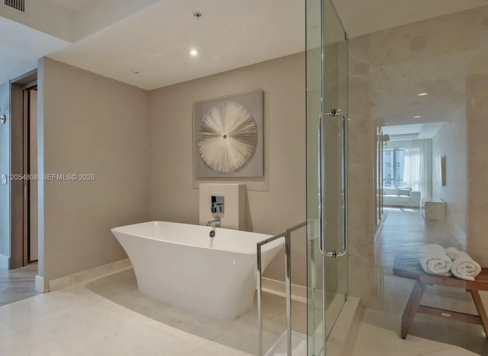 17301 Biscayne Blvd #1609 North Miami Beach, FL 33160