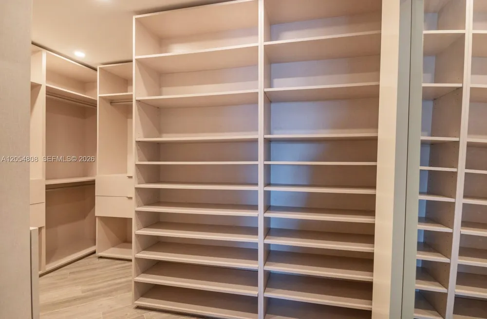 17301 Biscayne Blvd #1609 North Miami Beach, FL 33160