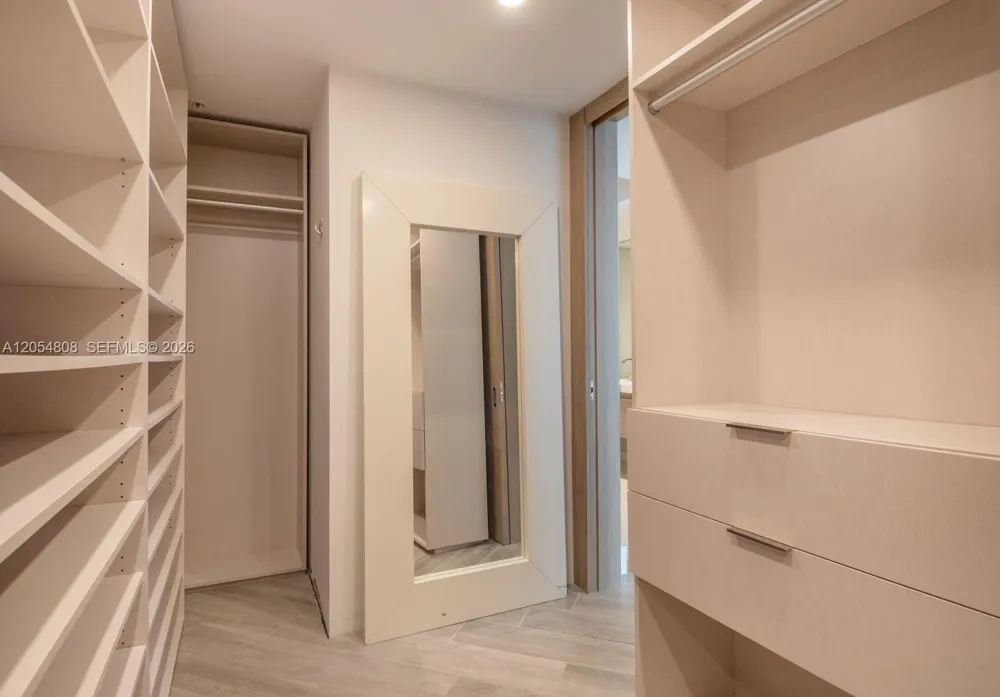 17301 Biscayne Blvd #1609 North Miami Beach, FL 33160