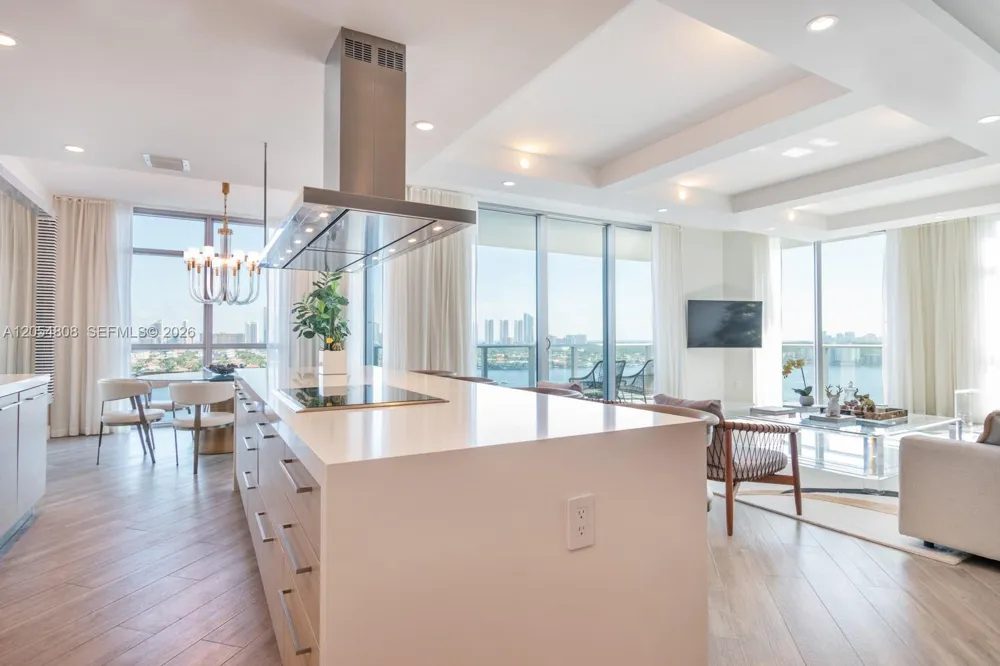 17301 Biscayne Blvd #1609 North Miami Beach, FL 33160