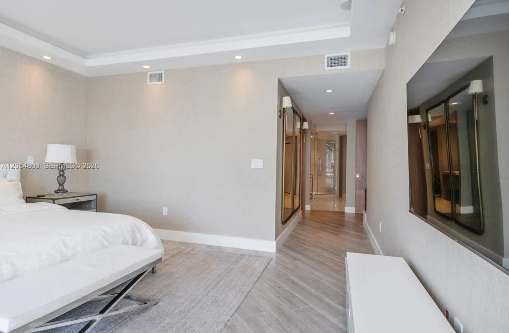 17301 Biscayne Blvd #1609 North Miami Beach, FL 33160