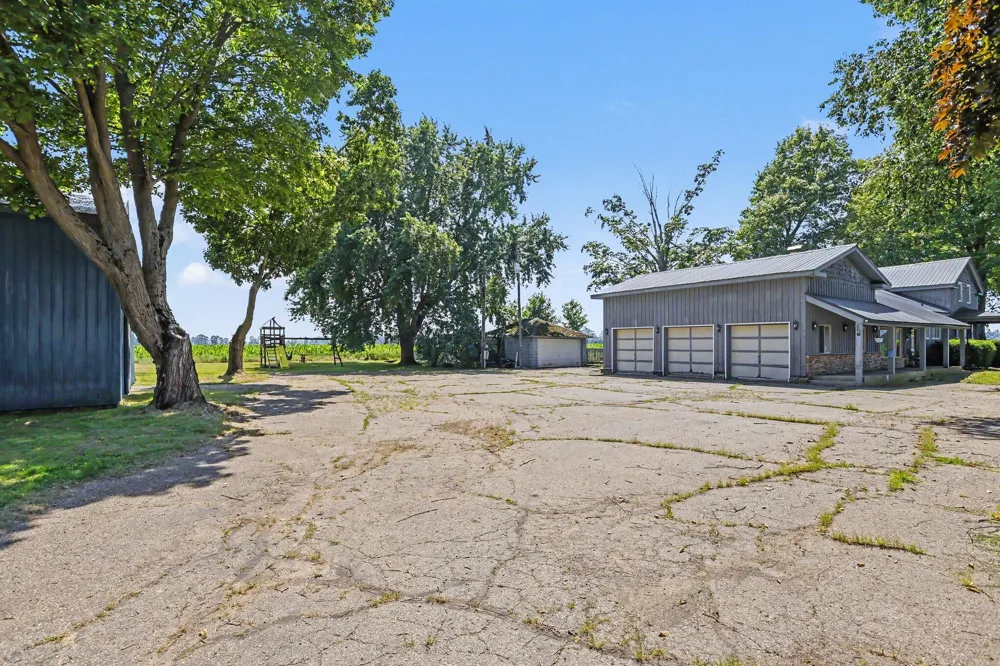 59379 Territorial Road Decatur, MI 49045