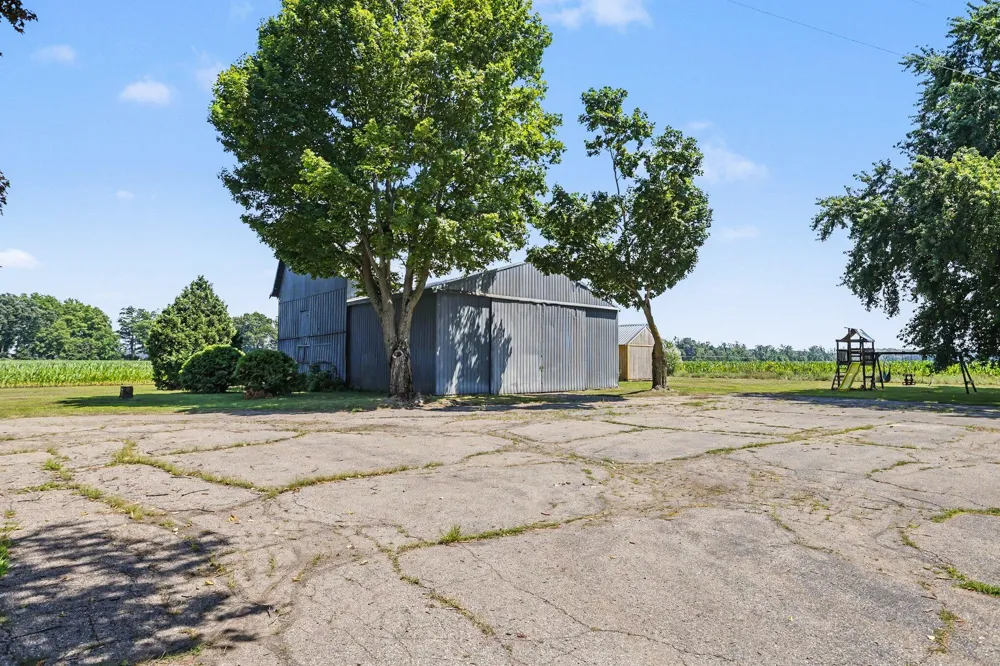 59379 Territorial Road Decatur, MI 49045