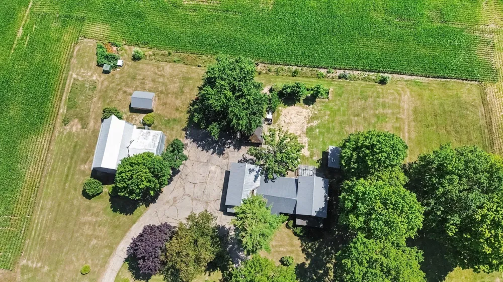 59379 Territorial Road Decatur, MI 49045