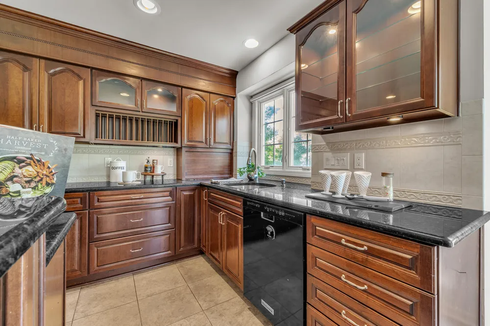 44899 Weymouth Drive Canton, MI 48188