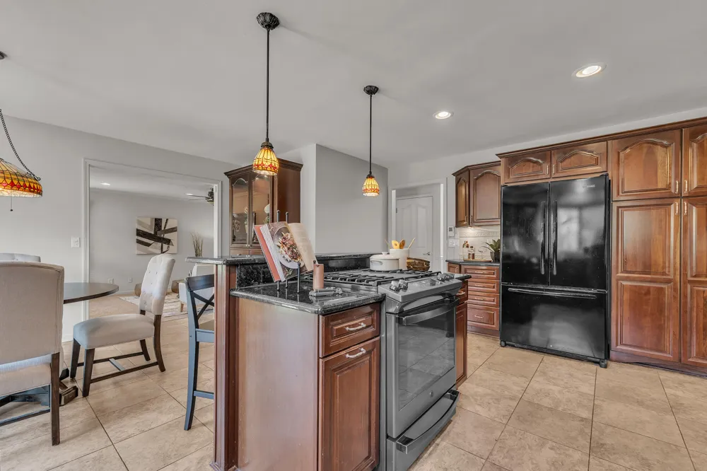 44899 Weymouth Drive Canton, MI 48188