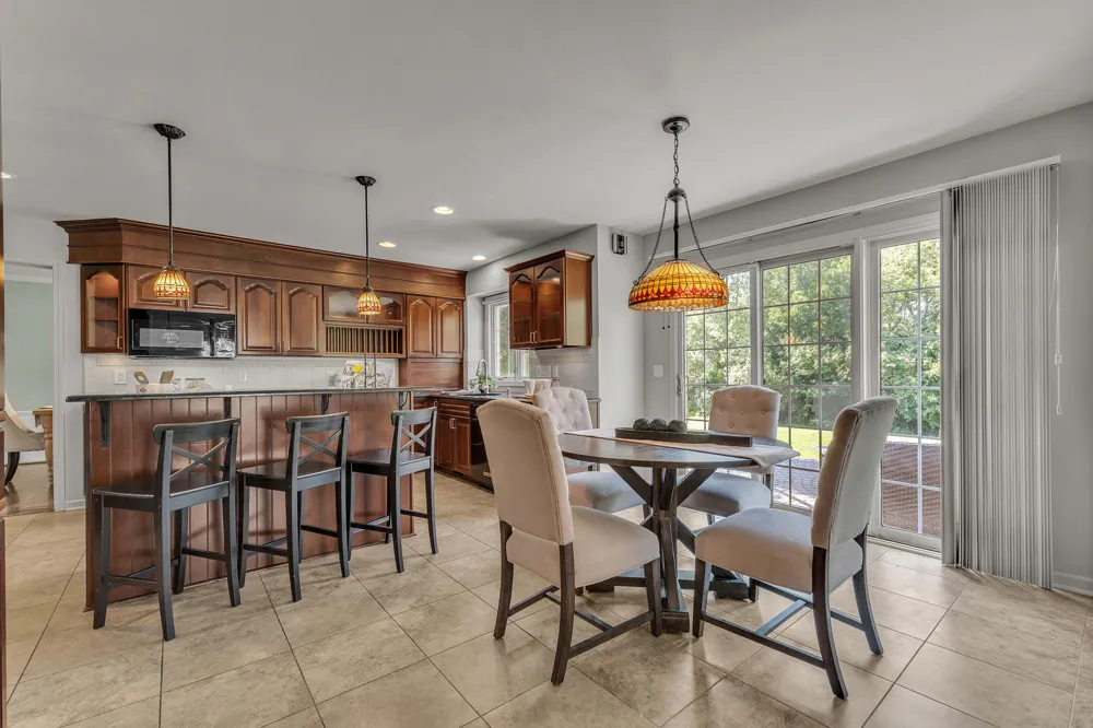 44899 Weymouth Drive Canton, MI 48188