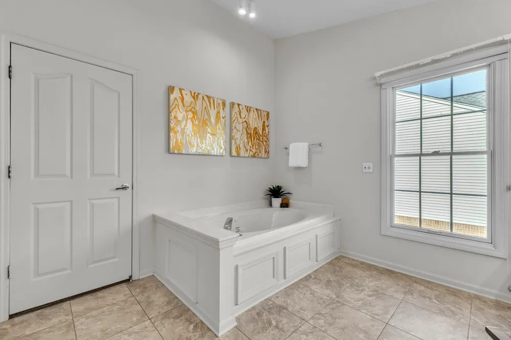 44899 Weymouth Drive Canton, MI 48188