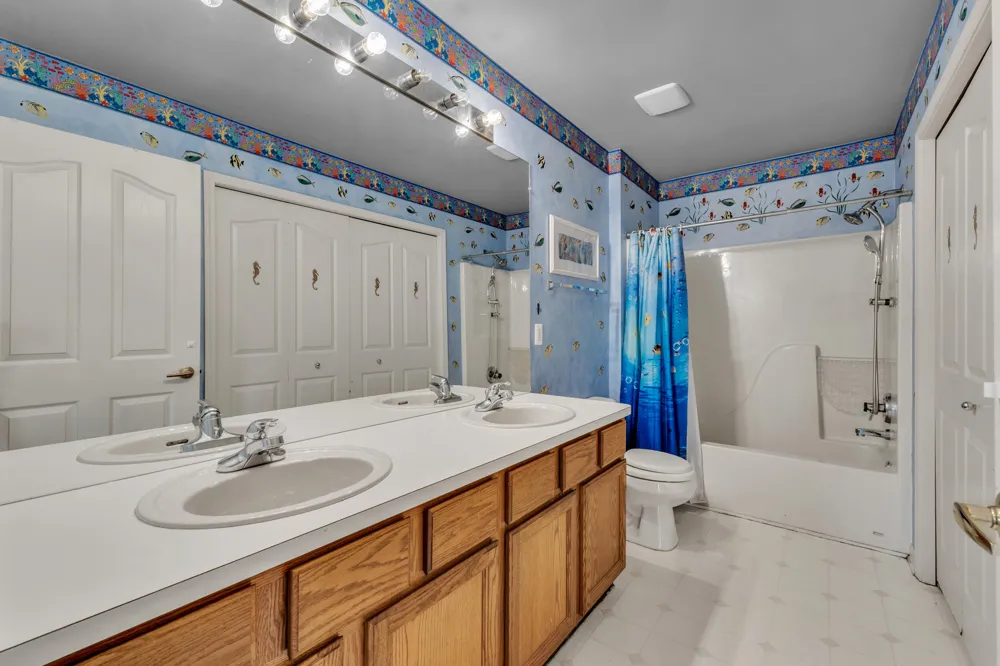 44899 Weymouth Drive Canton, MI 48188