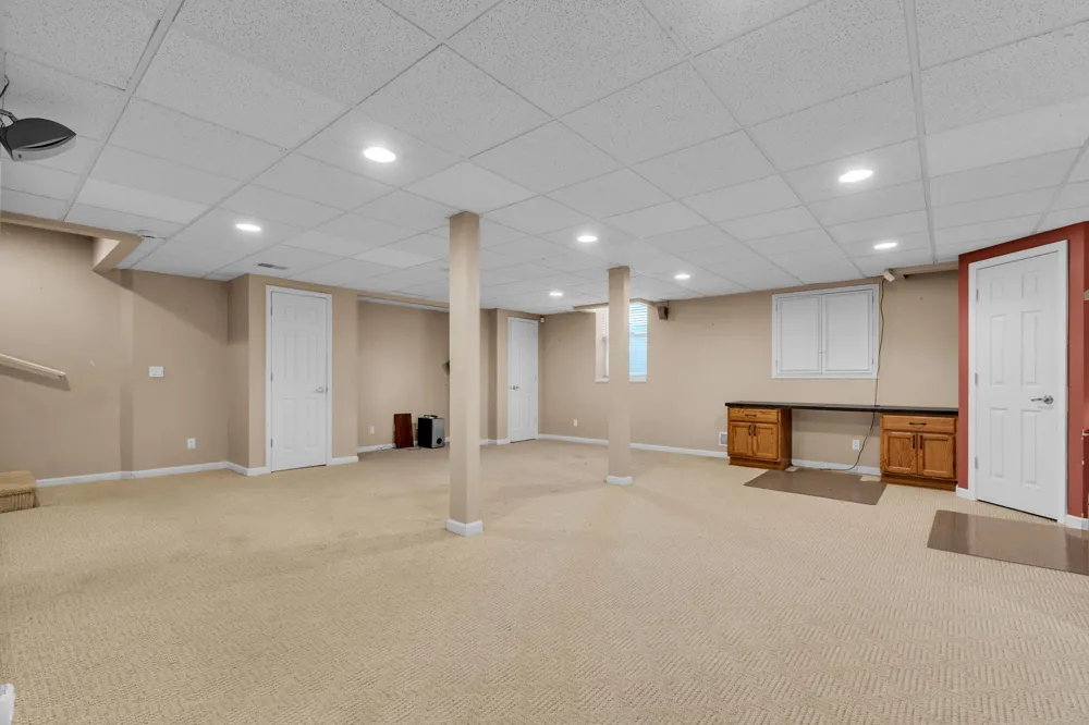 44899 Weymouth Drive Canton, MI 48188