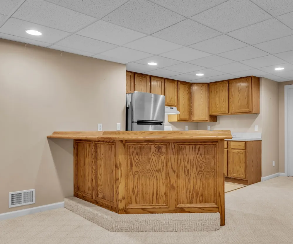 44899 Weymouth Drive Canton, MI 48188