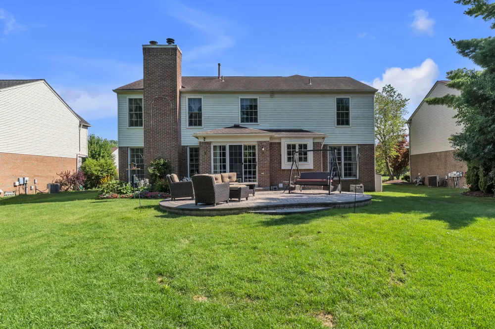 44899 Weymouth Drive Canton, MI 48188