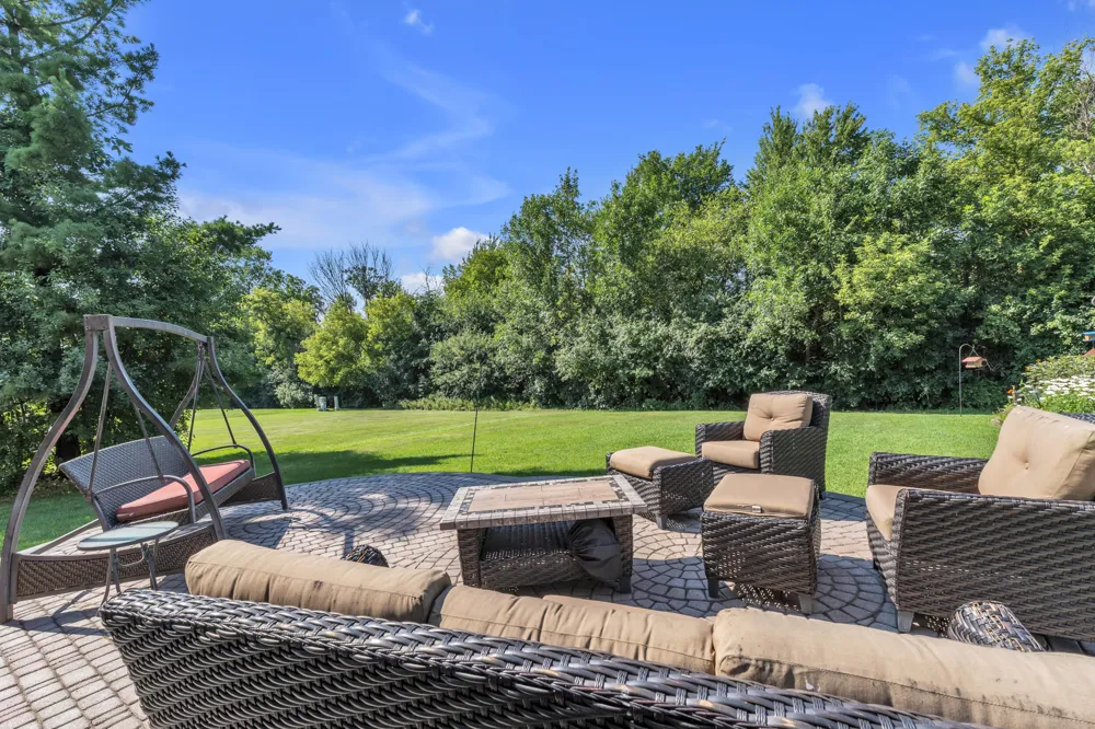 44899 Weymouth Drive Canton, MI 48188