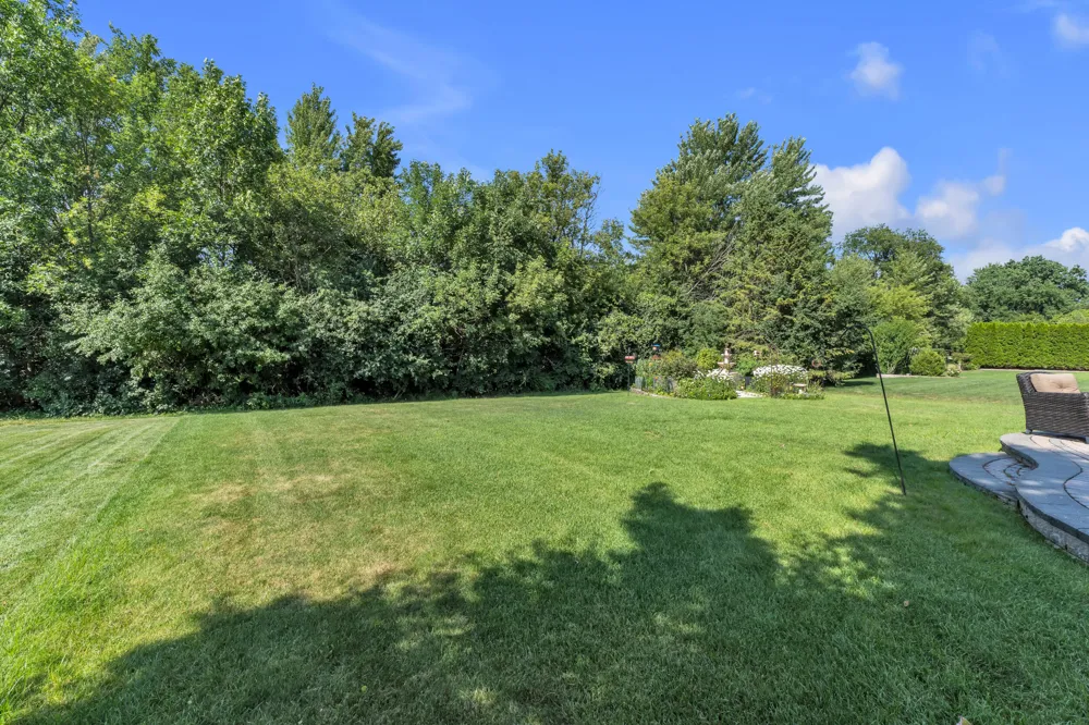 44899 Weymouth Drive Canton, MI 48188