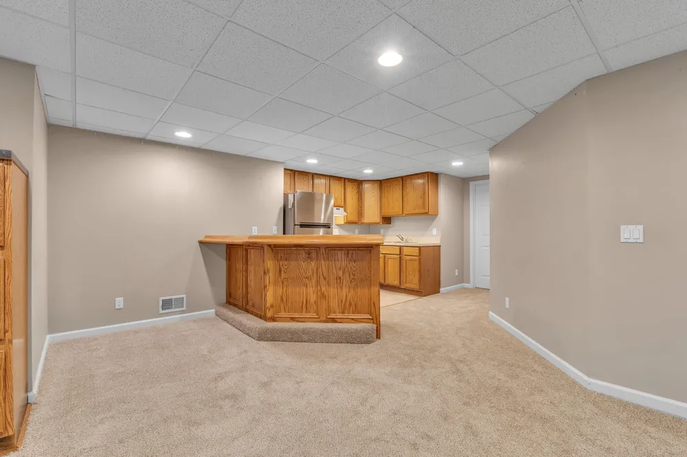 44899 Weymouth Drive Canton, MI 48188