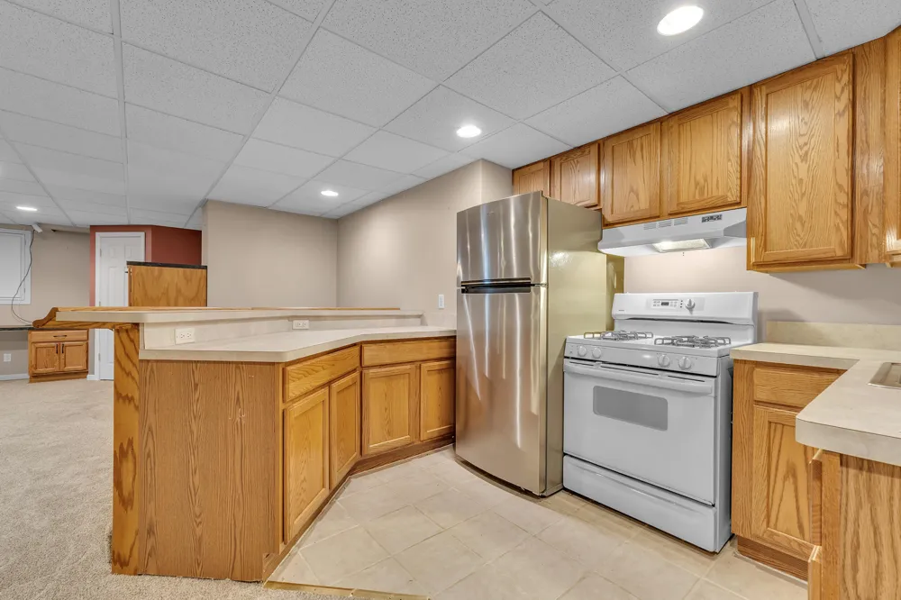 44899 Weymouth Drive Canton, MI 48188