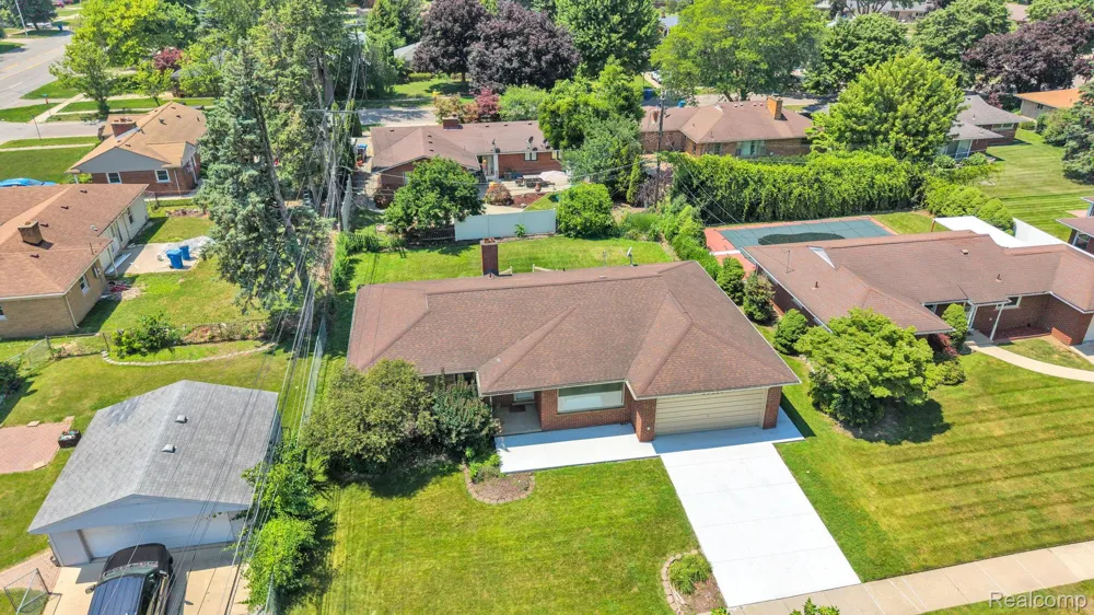 26327 Woodworth Circle Dearborn Heights City, MI 48127
