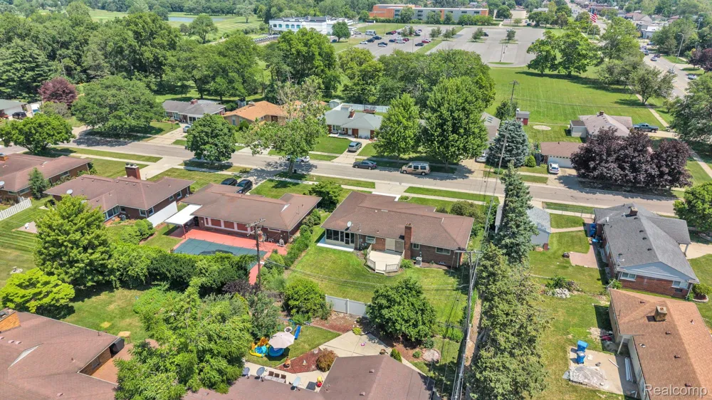 26327 Woodworth Circle Dearborn Heights City, MI 48127