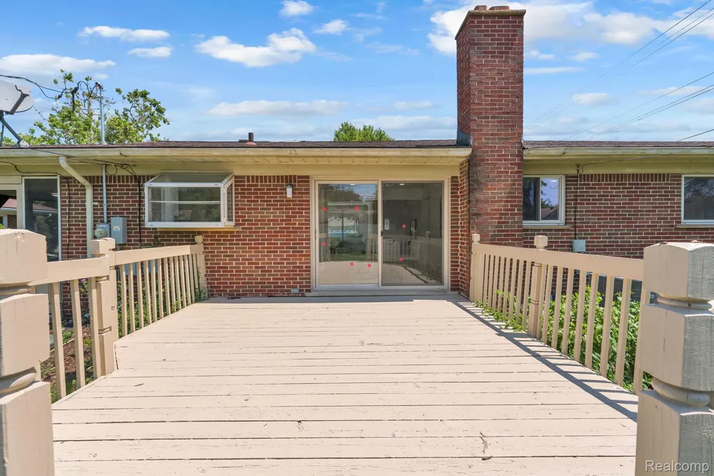 26327 Woodworth Circle Dearborn Heights City, MI 48127