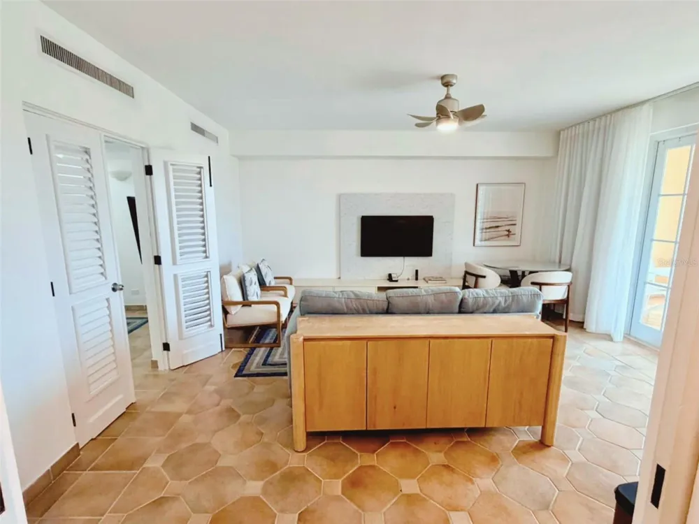 1000 LAS CASITA I, EL CONQUISTADOR AVE. #5380 Fajardo, PR 00738