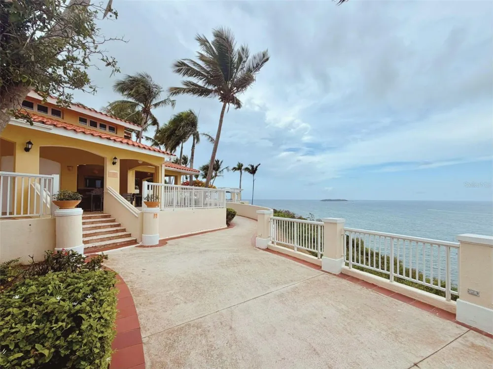 1000 LAS CASITA I, EL CONQUISTADOR AVE. #5380 Fajardo, PR 00738