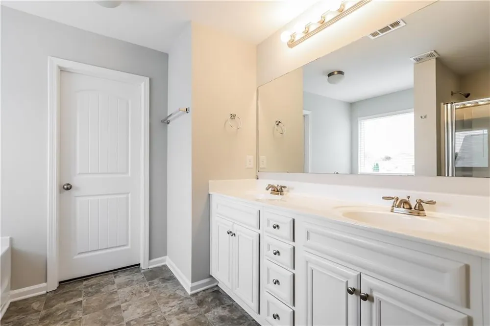 320 Fern Court Hoschton, GA 30548