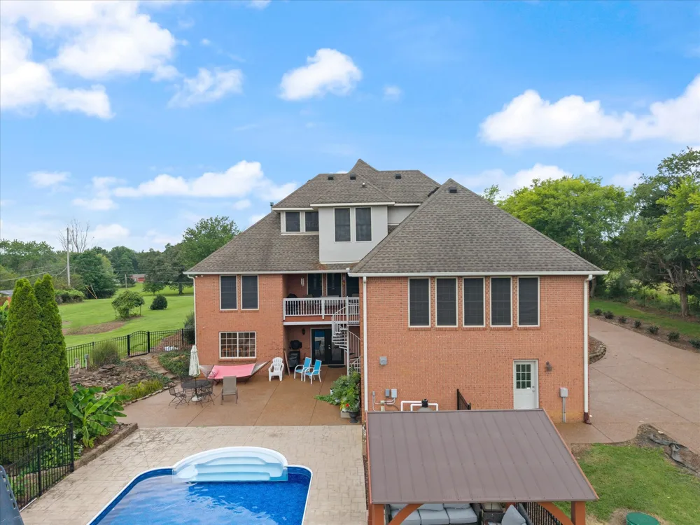 2155 Lake Rd Greenbrier, TN 37073