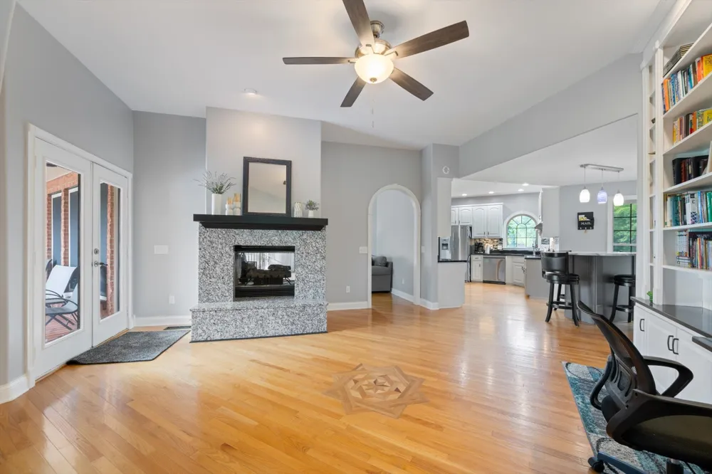 2155 Lake Rd Greenbrier, TN 37073