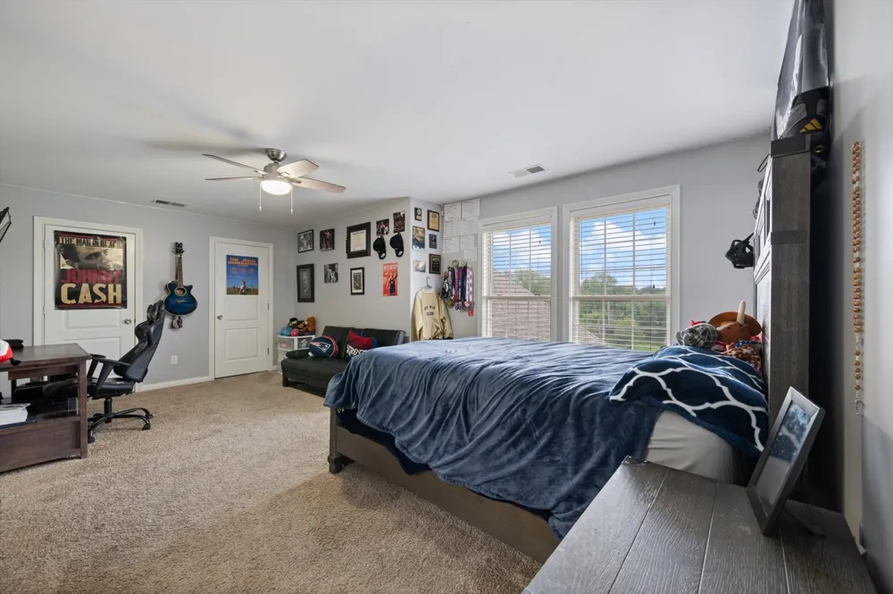 2155 Lake Rd Greenbrier, TN 37073
