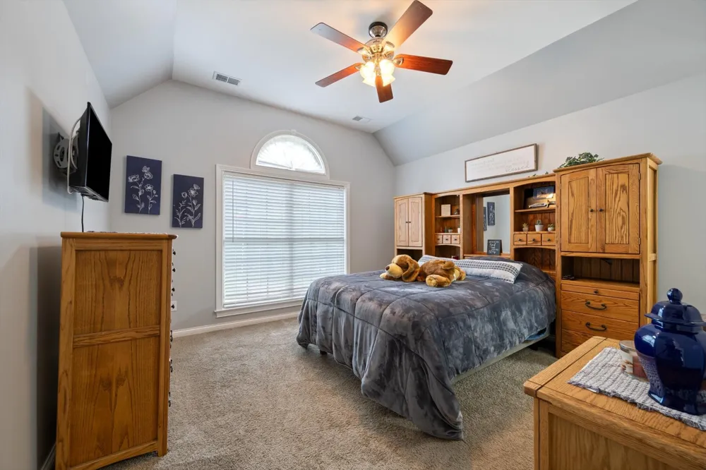 2155 Lake Rd Greenbrier, TN 37073