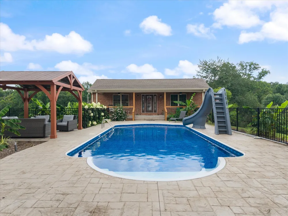 2155 Lake Rd Greenbrier, TN 37073
