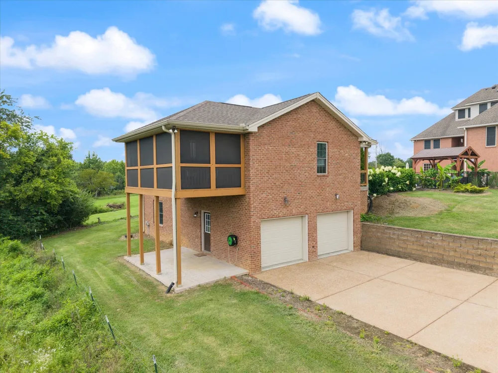2155 Lake Rd Greenbrier, TN 37073