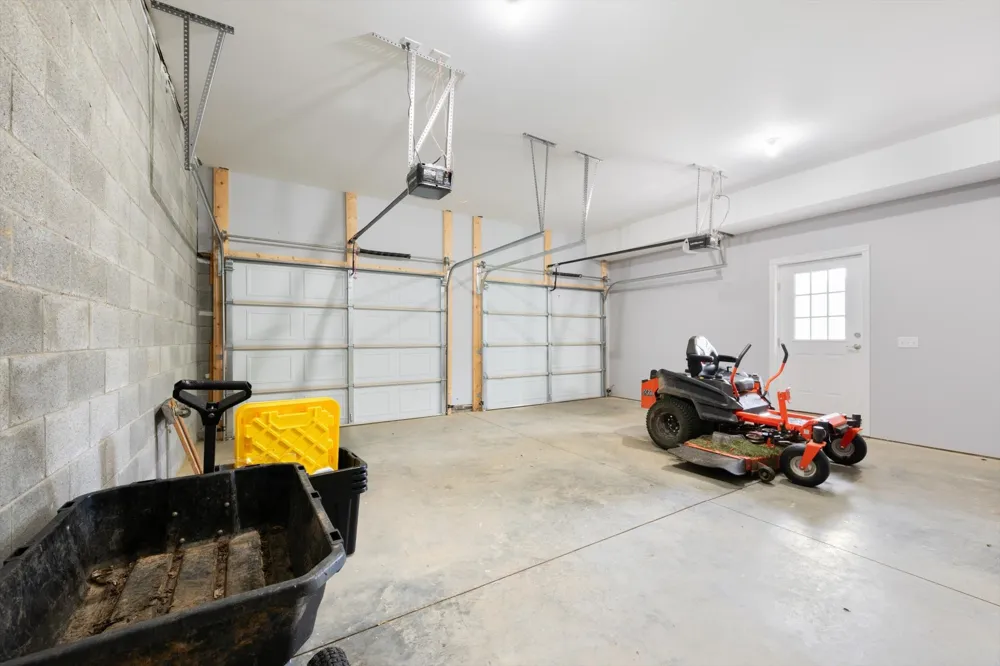 2155 Lake Rd Greenbrier, TN 37073