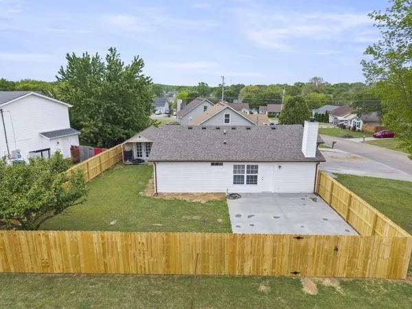 421 Cedar Park Cir La Vergne, TN 37086