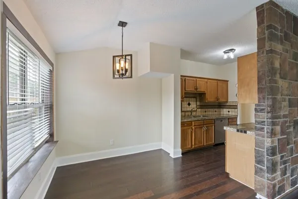 421 Cedar Park Cir La Vergne, TN 37086