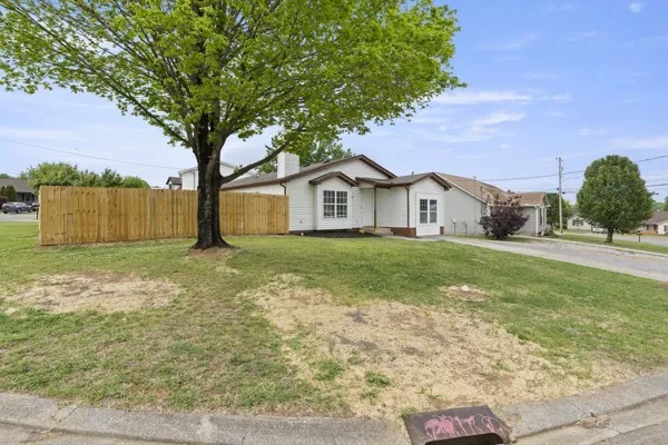 421 Cedar Park Cir La Vergne, TN 37086