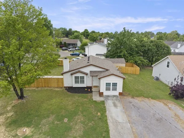 421 Cedar Park Cir La Vergne, TN 37086