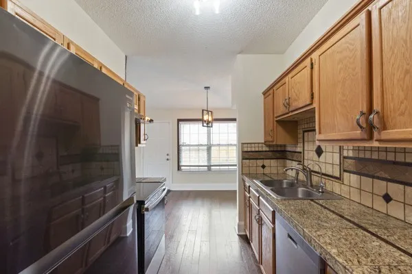 421 Cedar Park Cir La Vergne, TN 37086