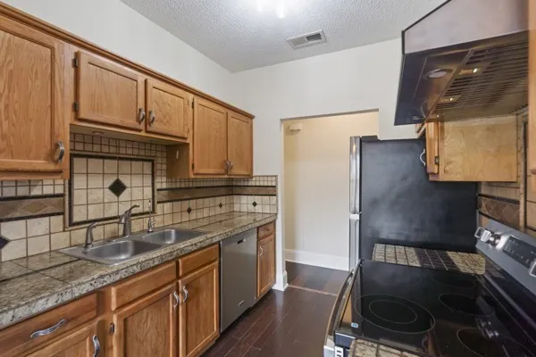 421 Cedar Park Cir La Vergne, TN 37086