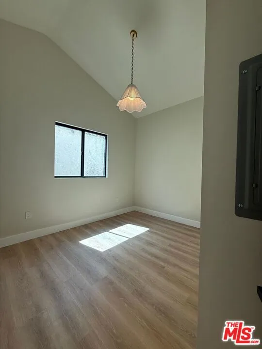 7849 Brighton Los Angeles, CA 90047