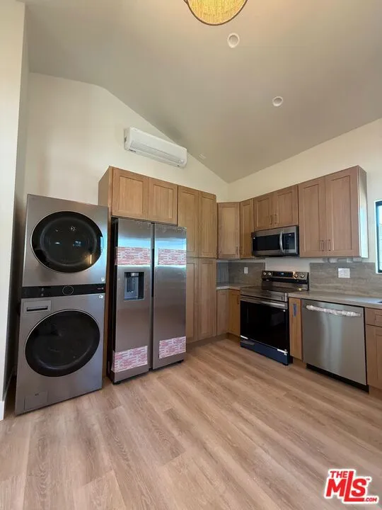 7849 Brighton Los Angeles, CA 90047