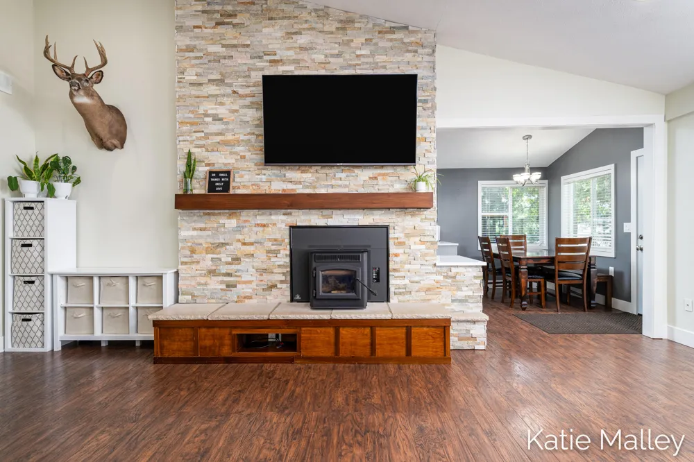 7353 Davies Drive NE Cannon Township, MI 49341