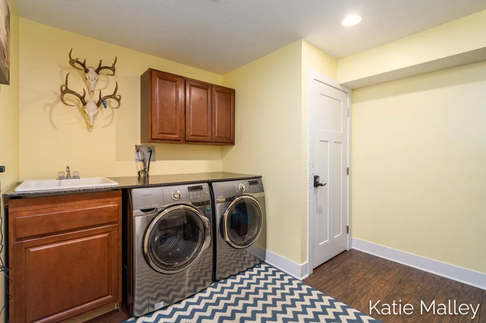 7353 Davies Drive NE Cannon Township, MI 49341