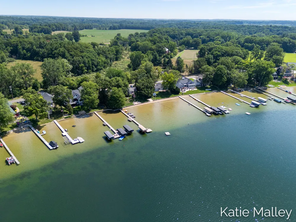 7353 Davies Drive NE Cannon Township, MI 49341