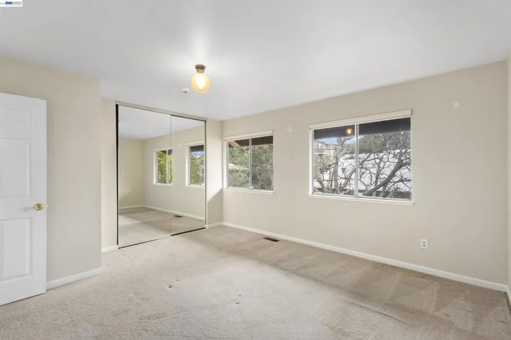 3858 Maybelle Ave Oakland, CA 94619