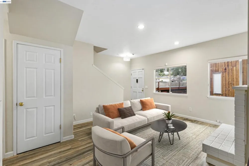 3858 Maybelle Ave Oakland, CA 94619